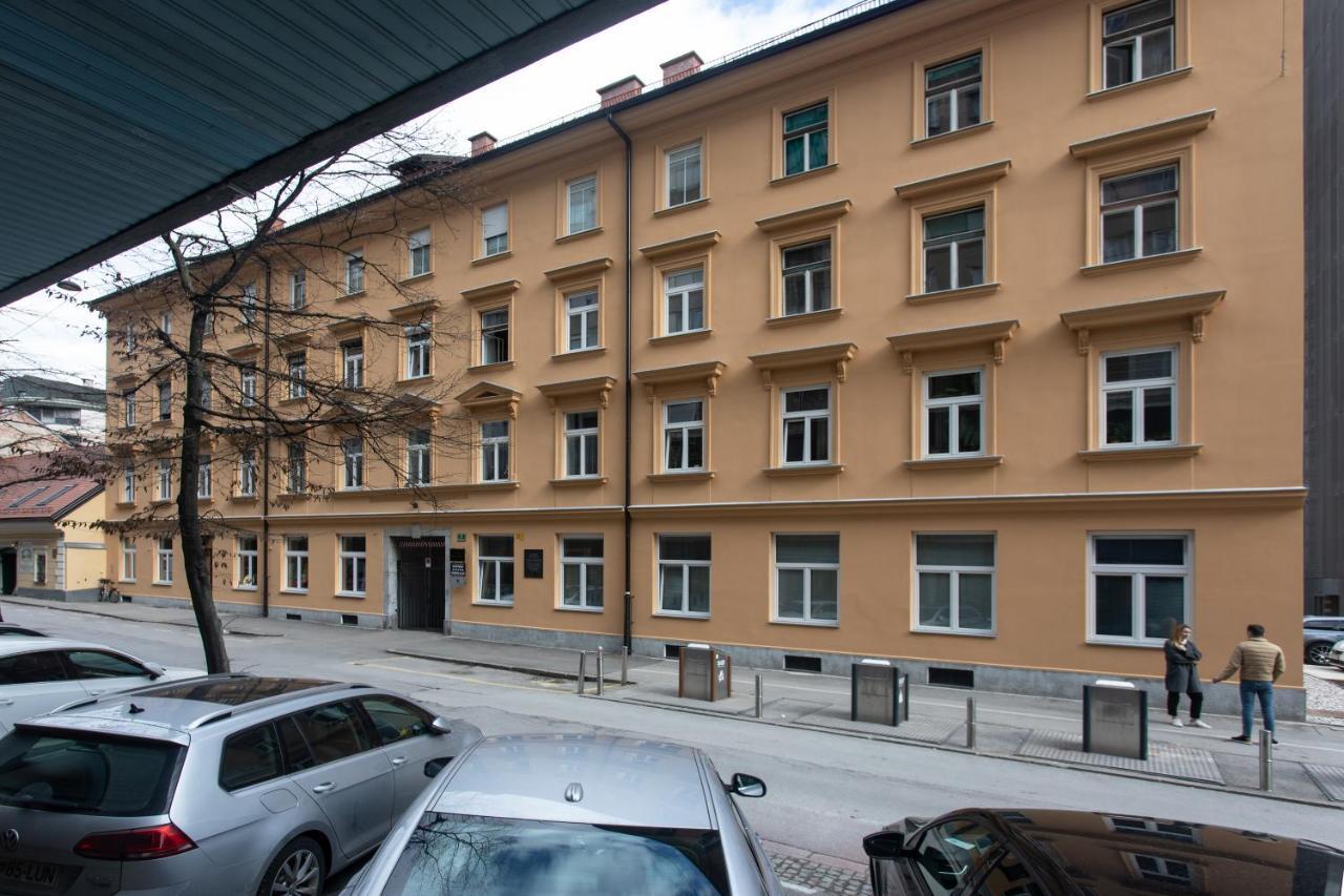Stay In Pub Kamera Klub Apatment-City Center Ljubljana Eksteriør bilde