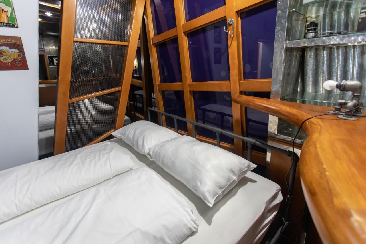 Stay In Pub Kamera Klub Apatment-City Center Ljubljana Eksteriør bilde